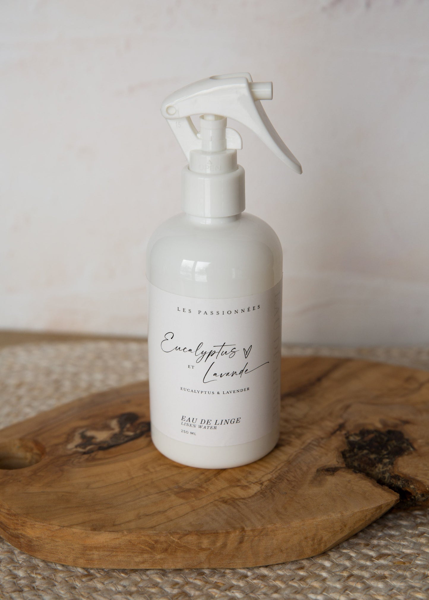eau de linge parfumée eucalyptus et lavande fabriquée au Québec