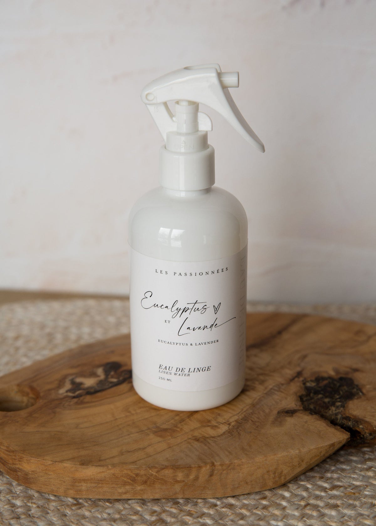 eau de linge parfumée eucalyptus et lavande fabriquée au Québec