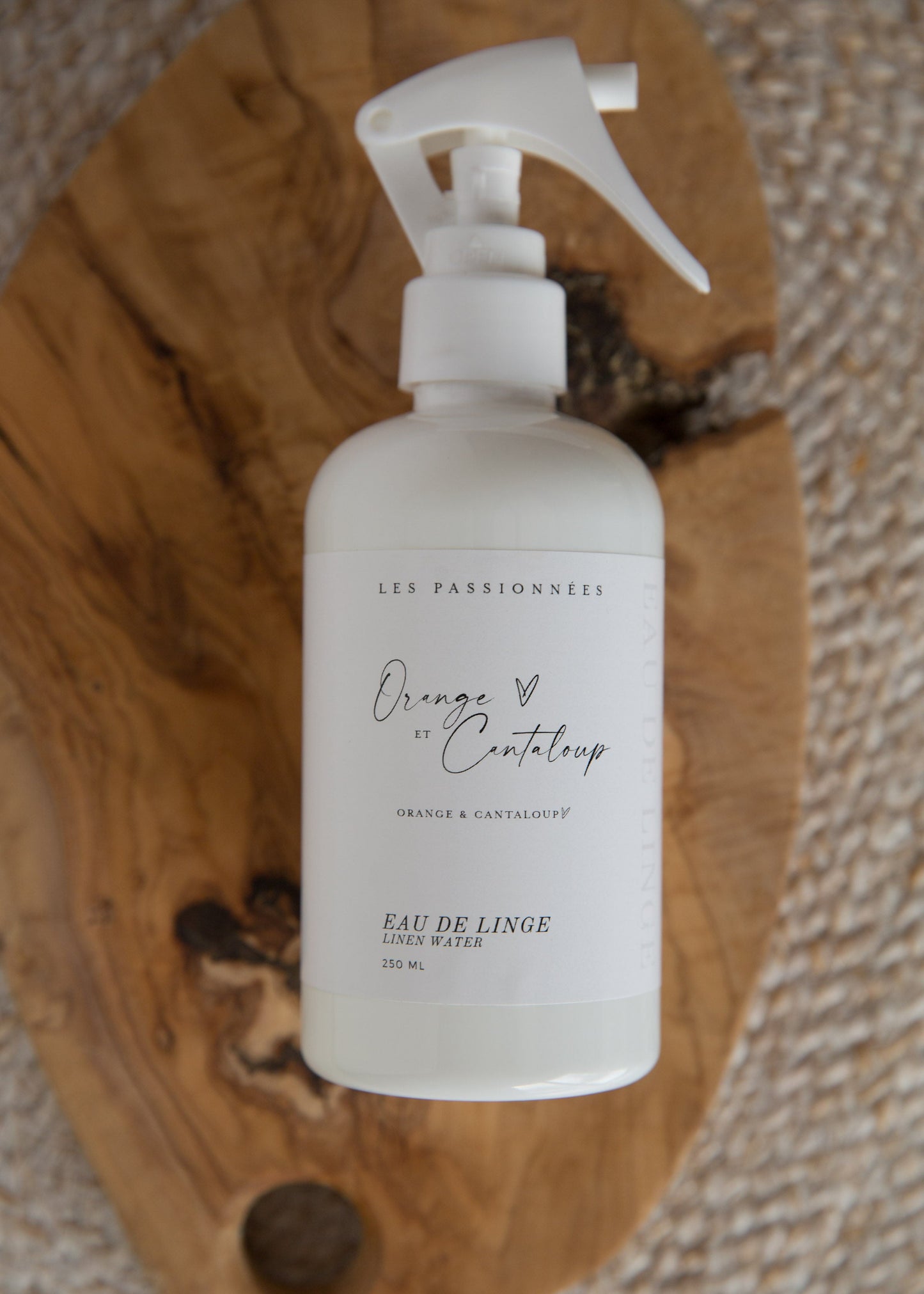 eau de linge parfumée orange et cantaloup fabriquée au Québec