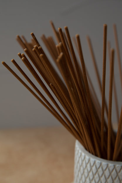 Bâtons d’encens parfumé Citron et Baies dans un pot, parfum fruité pour maison et détente
