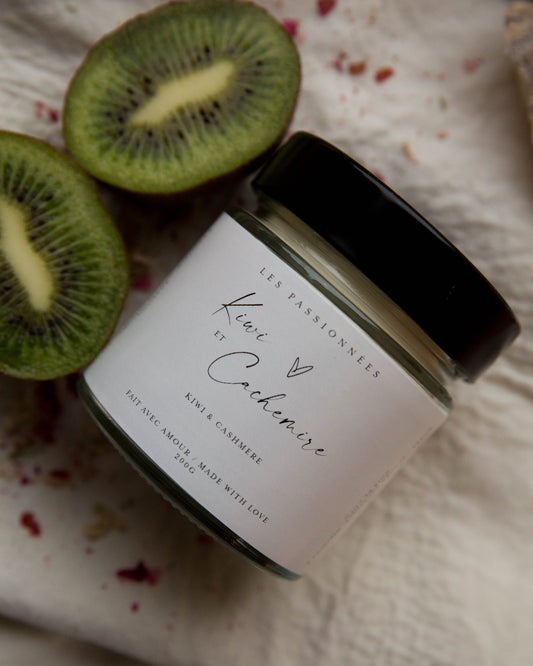 SOY CANDLE - Jasmine & avocado 