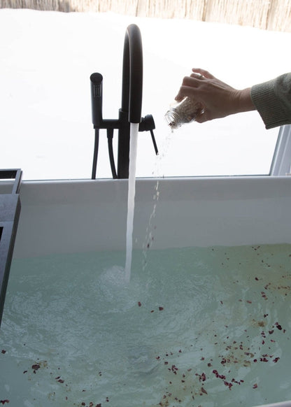 sel de bain bain reconfortant verse dans l eau pour bain relaxant